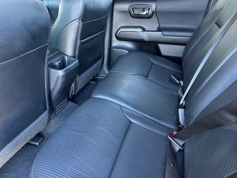 Used 2020 Toyota Tacoma TRD Off-Road w/ TRD Premium Off Road Package image 14