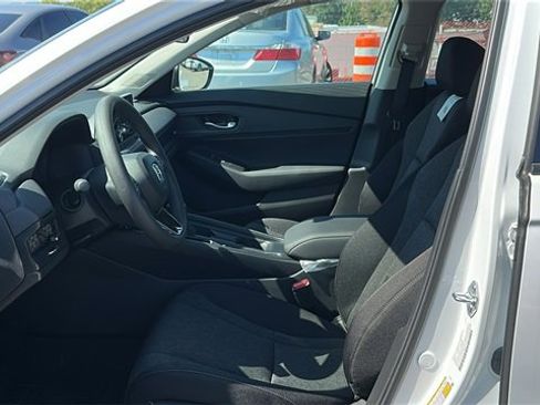 New 2025 Honda Accord SE image 10