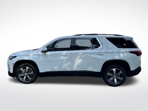 Used 2023 Chevrolet Traverse LT w/ LT Premium Package AWD/4WD image 2