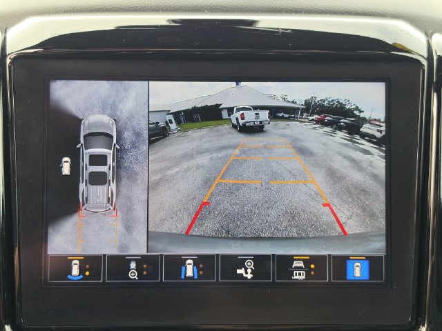 Used 2023 Chevrolet Traverse RS FWD image 28