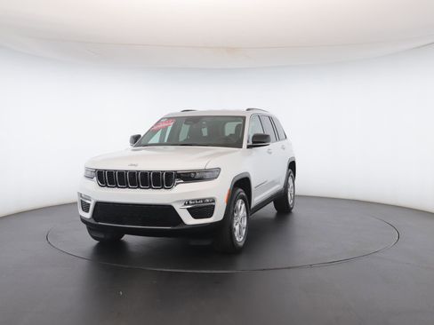 Used 2023 Jeep Grand Cherokee Limited image 36
