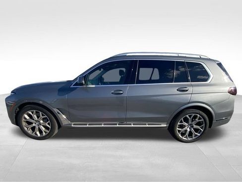 Used 2025 BMW X7 xDrive40i w/ Premium Package AWD/4WD image 4