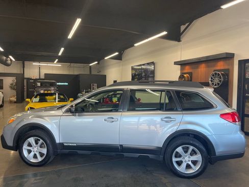Used 2014 Subaru Outback 2.5i AWD/4WD image 5
