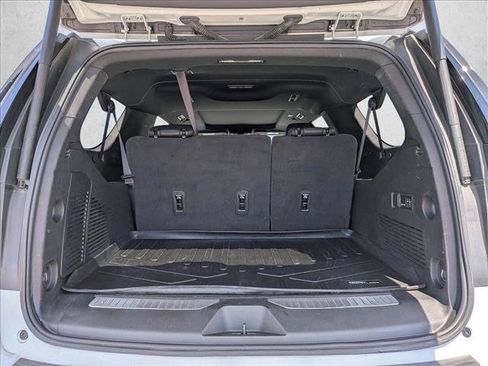 Used 2022 Chevrolet Suburban High Country RWD image 7