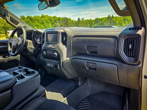 Used 2022 Chevrolet Silverado 1500 Custom Trail Boss w/ LPO, Dark Essentials Package AWD/4WD image 35
