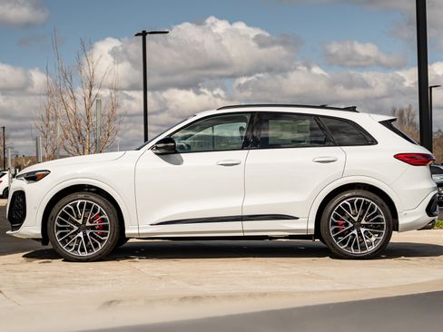 New 2026 Audi SQ5 Premium Plus AWD/4WD image 6