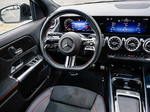 Certified 2025 Mercedes-Benz GLA 250 4MATIC image 14