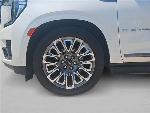 Used 2024 GMC Yukon Denali Ultimate AWD/4WD image 22