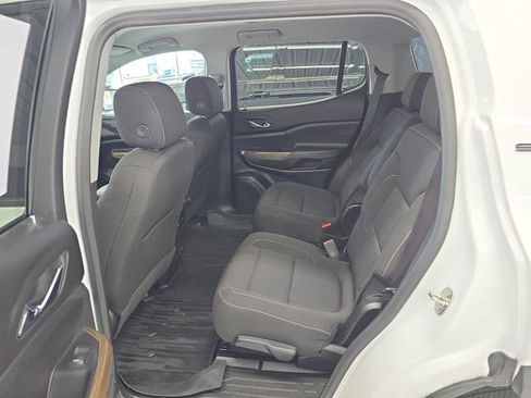 Certified 2023 GMC Acadia SLE w/ Driver Convenience Package image 10