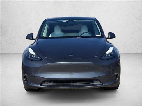 Used 2023 Tesla Model Y Performance image 2