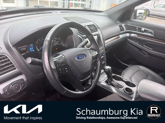 Used 2018 Ford Explorer Limited w/ Equipment Group 301A FWD image 6