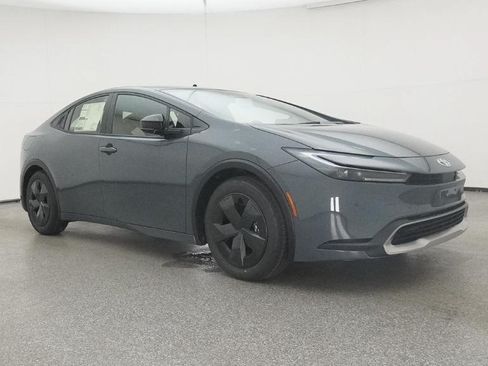 New 2026 Toyota Prius Plug-In Hybrid FWD image 38