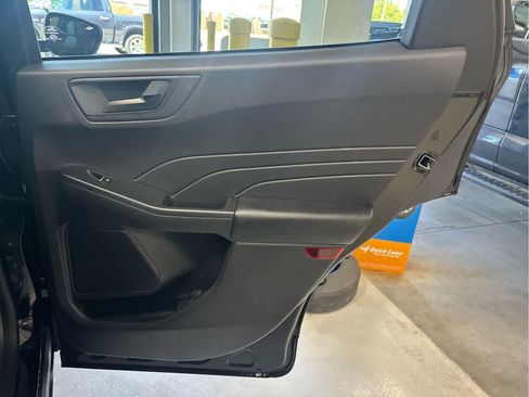 Certified 2023 Ford Escape Active AWD/4WD image 29