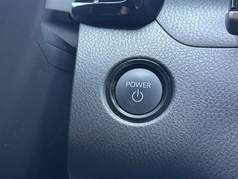 Used 2025 Toyota Camry LE FWD image 5