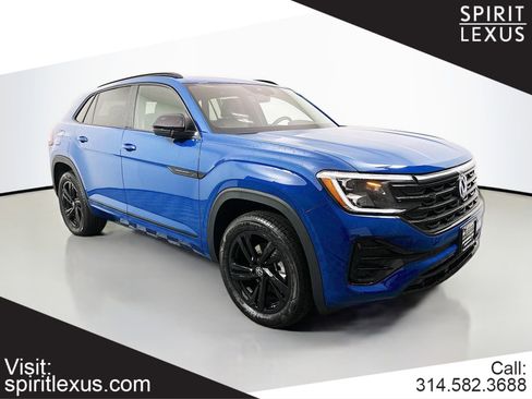 Used 2025 Volkswagen Atlas Cross Sport SEL R-Line image 1