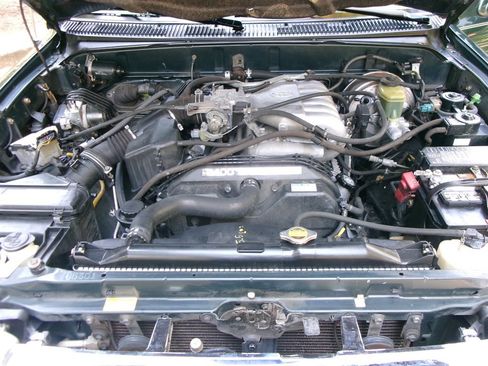 Used 2000 Toyota 4Runner SR5 image 60