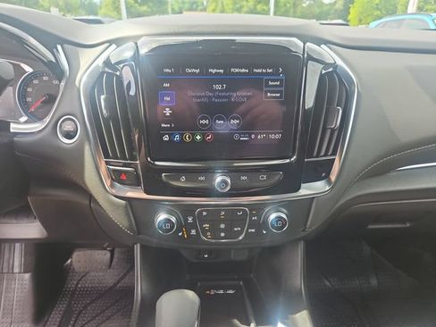 Used 2023 Chevrolet Traverse LT FWD image 19