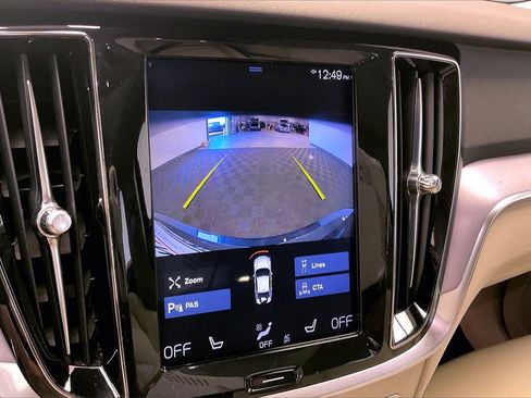 Used 2019 Volvo S60 T6 Momentum w/ Premium Package image 22