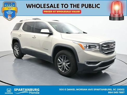 Used 2017 GMC Acadia SLE image 3
