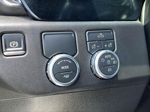 Used 2026 GMC Sierra 1500 Elevation RWD image 32