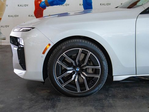 Used 2026 BMW 760i xDrive AWD/4WD image 18
