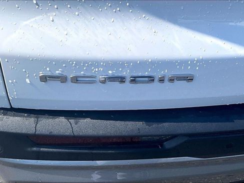 Used 2025 GMC Acadia Elevation FWD image 31