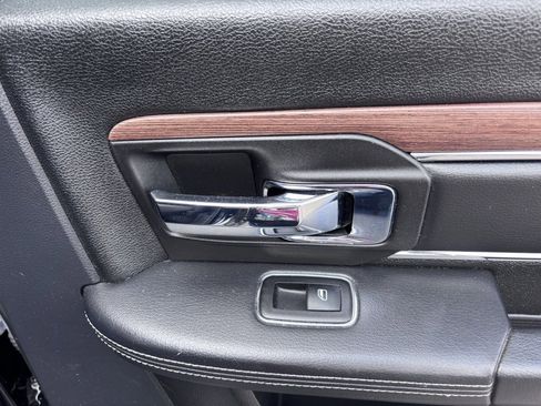 Used 2015 RAM 1500 Laramie w/ Convenience Group image 40