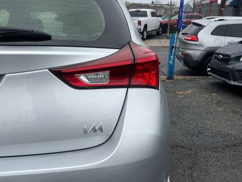 Used 2018 Toyota Corolla iM image 7