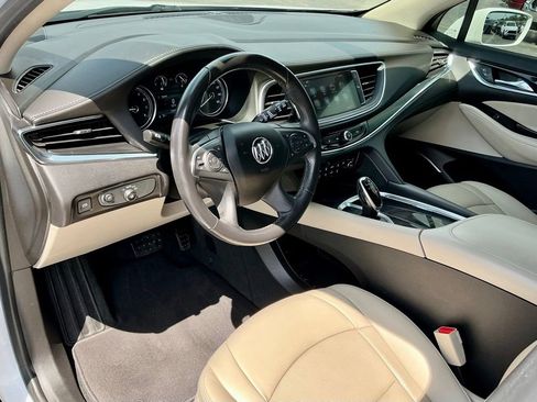 Used 2019 Buick Enclave Essence AWD/4WD image 33