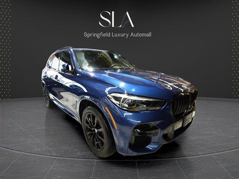 Used 2022 BMW X5 xDrive40i w/ M Sport Package image 3