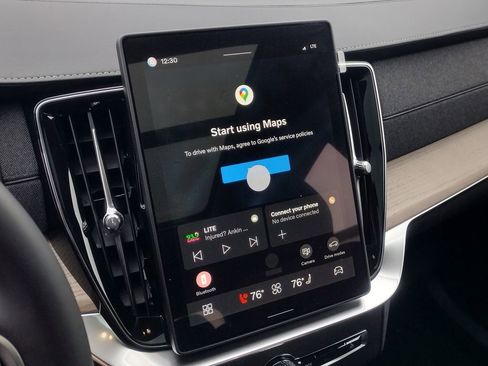 New 2026 Volvo XC90 B6 Plus w/ Protection Package image 16