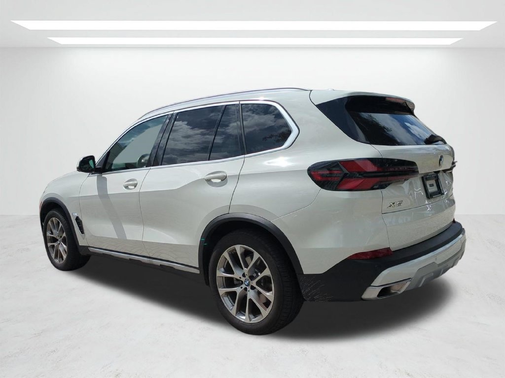 New 2026 BMW X5 sDrive40i w/ Parking Assistance Package RWD image 6