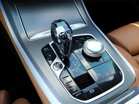 Used 2022 BMW X5 xDrive40i w/ M Sport Package image 25