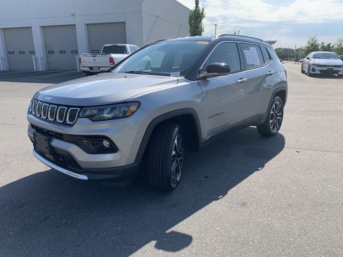 Certified 2022 Jeep Compass Limited AWD/4WD image 5