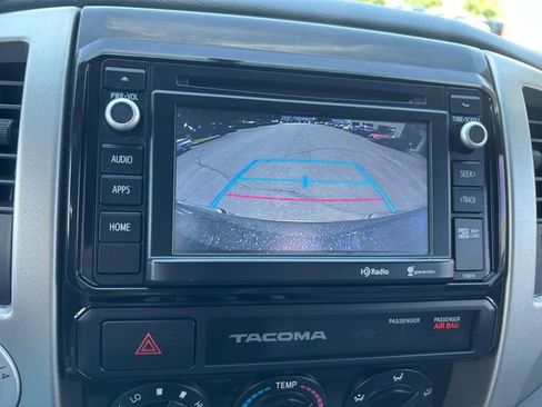 Used 2015 Toyota Tacoma 4x4 Double Cab w/ TRD Off-Road Package image 21