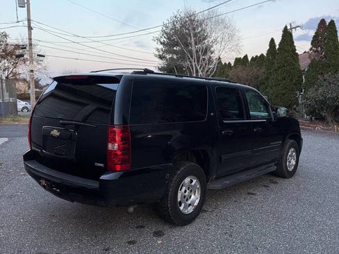 Used 2009 Chevrolet Suburban LT image 5