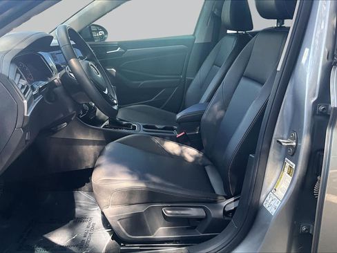 Used 2020 Volkswagen Jetta SE FWD image 9