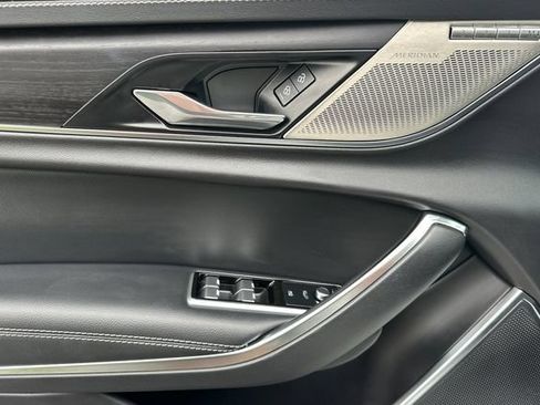 Certified 2024 Jaguar XF R-Dynamic SE AWD/4WD image 10
