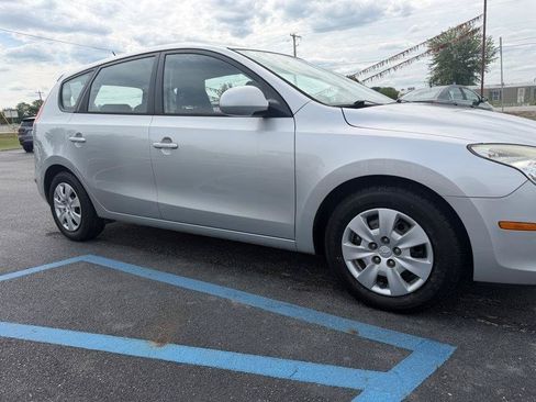 Used 2010 Hyundai Elantra GLS FWD image 33