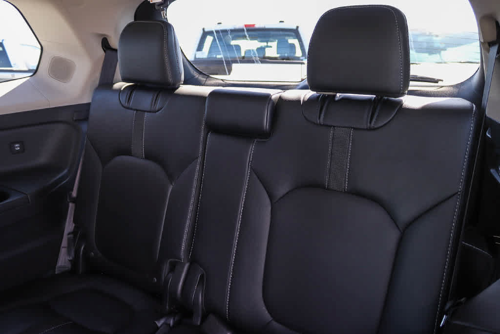 Used 2024 Honda Pilot Touring image 19
