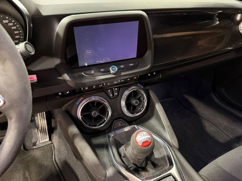 Used 2018 Chevrolet Camaro ZL1 image 27