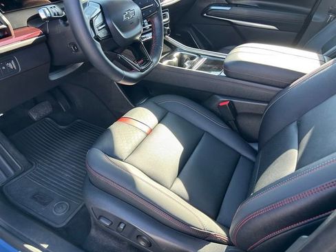 Used 2024 Chevrolet Traverse RS image 11