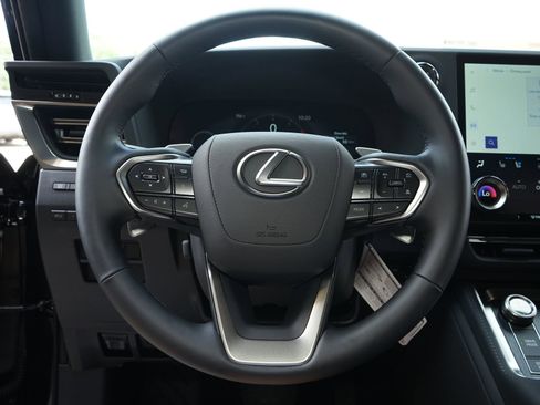 Used 2026 Lexus GX 550 w/ Cold Area Package AWD/4WD image 12