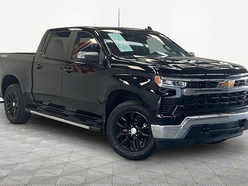 Used 2024 Chevrolet Silverado 1500 LT AWD/4WD image 3