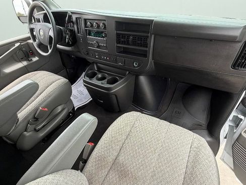 Certified 2025 Chevrolet Express 3500 LT w/ LT Preferred Equipment Group RWD image 33
