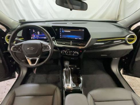 Used 2024 Chevrolet Trax ACTIV w/ Sunroof Package FWD image 23