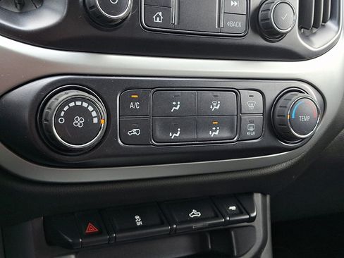 Used 2020 Chevrolet Colorado LT w/ LT Convenience Package RWD image 16
