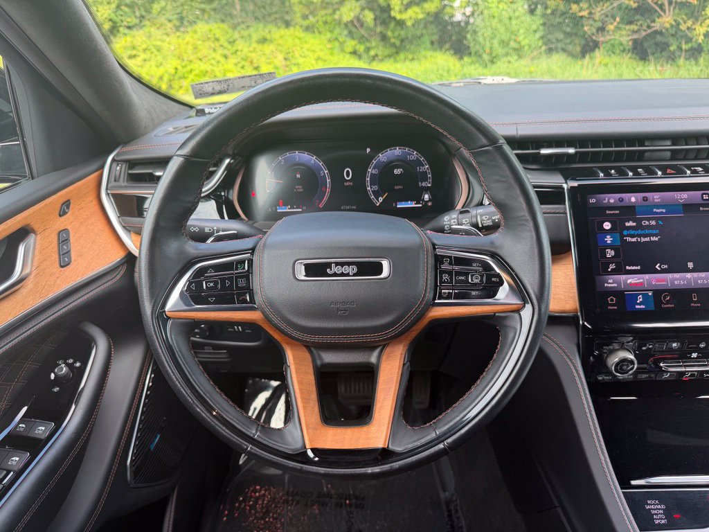 Used 2022 Jeep Grand Cherokee Summit AWD/4WD image 15