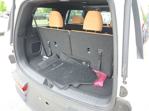 Used 2025 Hyundai Santa Fe Limited FWD image 20