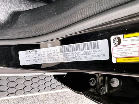 Used 2019 RAM 1500 Big Horn AWD/4WD image 3